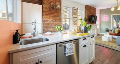 Charming 1-Bedroom Apartment in Lovely Pittsburgh With Ac
