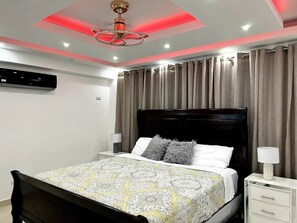 3 bedrooms, iron/ironing board, free WiFi, bed sheets