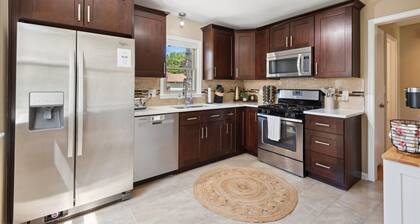 Northrop Urban Oasis - Pet-friendly 4BR 2.5BA in South Minneapolis!