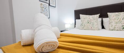 Silitysrauta/-lauta, ilmainen Wi-Fi, vuodevaatteet