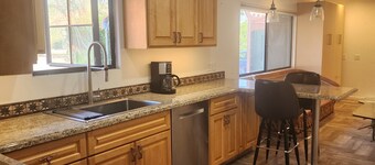 Charming 1-bedroom cottage with AC, WiFi in pleasant Borrego Springs.