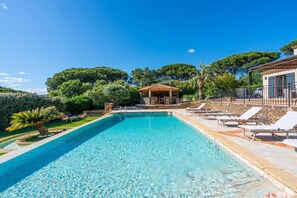 Pool - Luxurious villa with vineyard views, swimming pool and petanque court (Gassin)