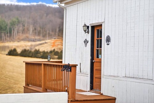 Shenandoah Park, SkylineDr.,trails, wine, Massanutten Ski Resort&Charlottesville