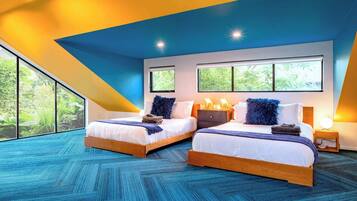 6 bedrooms, desk, laptop workspace, iron/ironing board