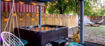 Heated Pool Haven w Hot Tub 3 min to DT