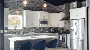 Ferienhaus, 4 Schlafzimmer, Terrasse, Poolblick | Eigene Küche | Großer Kühlschrank, Mikrowelle, Ofen, Herdplatte