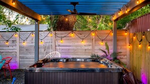 Hus, 4 soverom, terrasse, bassengutsikt | Boblebad