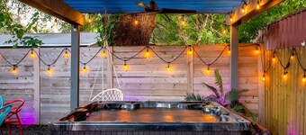 Heated Pool Haven w Hot Tub 3 min to DT