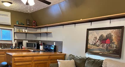 Private 2-bedroom cottage, on 13 wooded acres