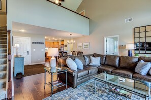 Smart TV, fireplace - Updated condo at 5100' with breathtaking views! (Sugar Mountain)