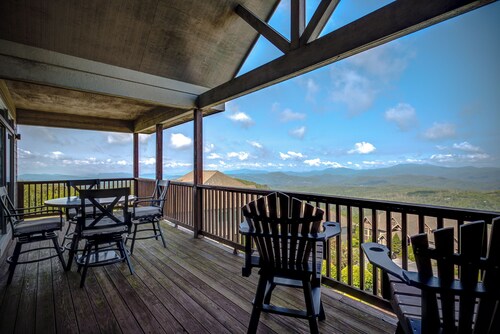 Updated condo at 5100' with breathtaking views!