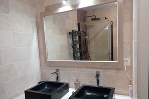 Handtücher, Toilettenpapier