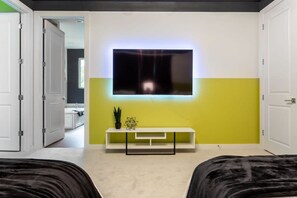 5 chambres, bureau, espace de travail pour ordinateurs portables
