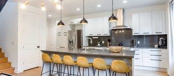 Eastside House Supreme 6 Min Drive to DT