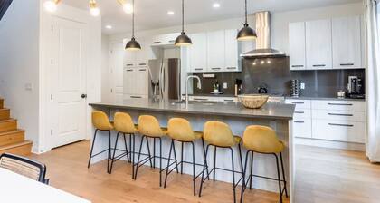 Eastside House Supreme 6 Min Drive to DT