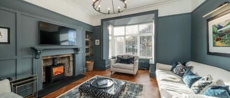 Smart TV, fireplace, offices