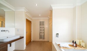 Haartrockner, Handtücher