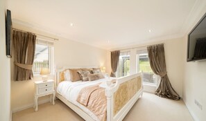 5 Schlafzimmer, Bügeleisen/Bügelbrett, WLAN