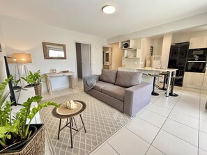 Téléviseur, livres