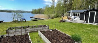 Cottage, private beach, boat and sauna outside Gränna