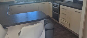 Sea Breeze Villa Near to Newquay Sleeping 6 Guests