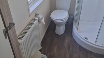 Separate tub and shower, deep soaking tub, hair dryer