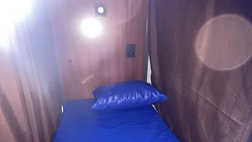 Dormitorio compartido, solo para hombres | Wifi gratis
