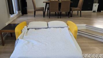 2 bedrooms, WiFi, bed sheets