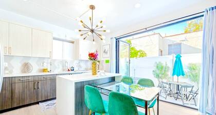 B. 3BR NoHo Retreat by Universal+Patio: FIFA SoFi