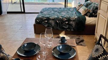 1 bedroom, desk, WiFi (free), bed sheets