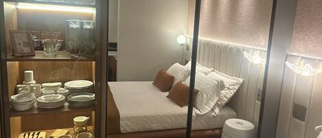 1 bedroom, desk, iron/ironing board, free WiFi