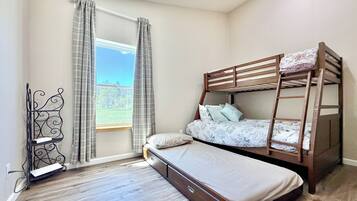 2 bedrooms, iron/ironing board, WiFi, bed sheets