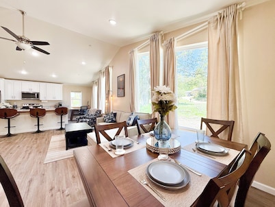 Family-Friendly 2-bedroom house with AC, WiFi near Yosemite Valley