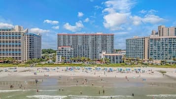 Ubicación a pie de playa, tumbonas y toallas de playa