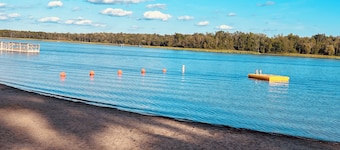 Super cute 2 bedroom beachfront condo! Pet Friendly!