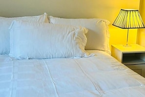 2 bedrooms, iron/ironing board, free WiFi, bed sheets - Spacious and Idyllic Cottage Retreat - Conwy (Llandudno Junction)