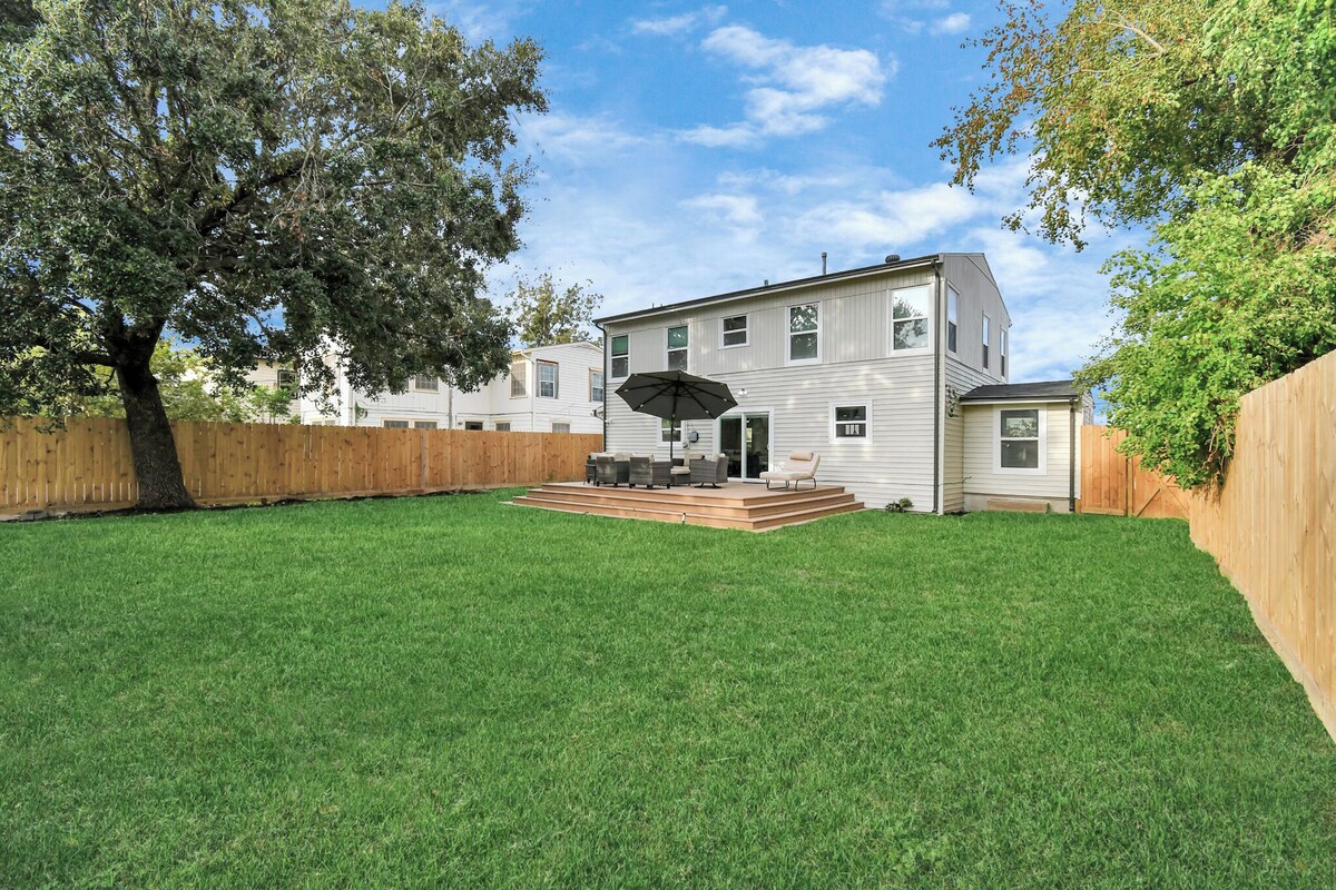 Photo 32 of Media Room & Patio - Downtown View- 4 Bedrooms