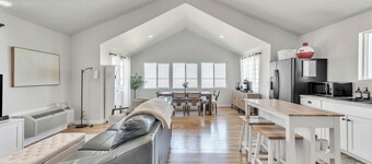 Houghton Lake Sunrise & Sunset: Bloom by the Lake—Springtime at Houghton Lake!