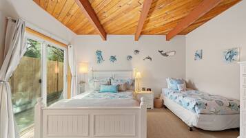 3 bedrooms, iron/ironing board, WiFi, bed sheets