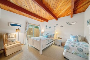 3 chambres, fer et planche à repasser, Wi-Fi, draps fournis