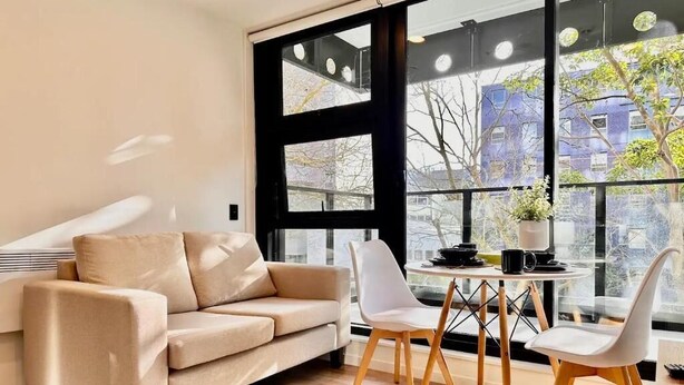 Deluxe Apart Daire, Sigara İçilmez | Oturma alanı | Düz ekran televizyon