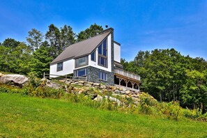 Exterior - The Matterhorn House: Killington Chalet w/ Hot Tub, Views, Game Room - Ideal Spring to Fall (Killington)