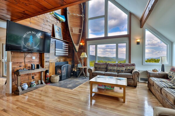 Smart TV, fireplace - The Matterhorn House: Killington Chalet w/ Hot Tub, Views, Game Room - Ideal Spring to Fall (Killington)