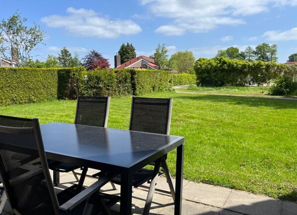 تناول الطعام بالخارج