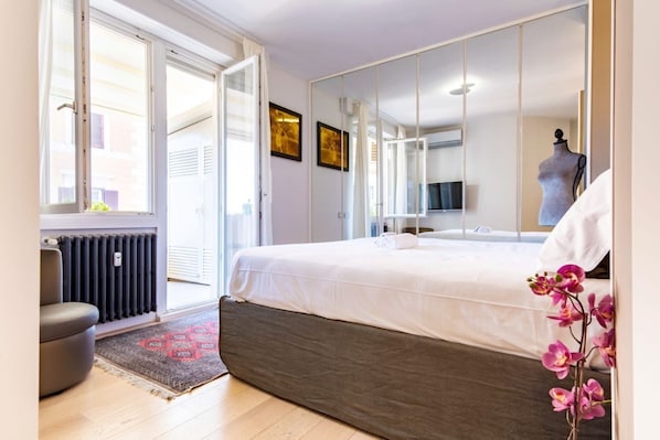 2 chambres, fer et planche à repasser, Wi-Fi, draps fournis