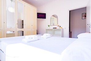 2 chambres, fer et planche à repasser, Wi-Fi, draps fournis