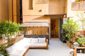 Terrace/patio - Elegantis.it Monti Royal Apartment with Terrace (Roma)