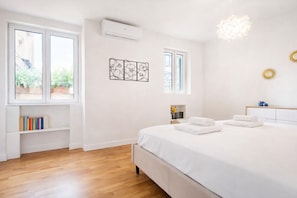 3 bedrooms, desk, iron/ironing board, travel cot