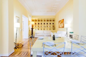 Dining - Elegantis.it Monti Royal Apartment with Terrace (Roma)