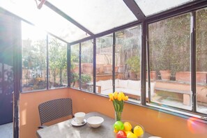 Dining - Elegantis.it Monti Royal Apartment with Terrace (Roma)